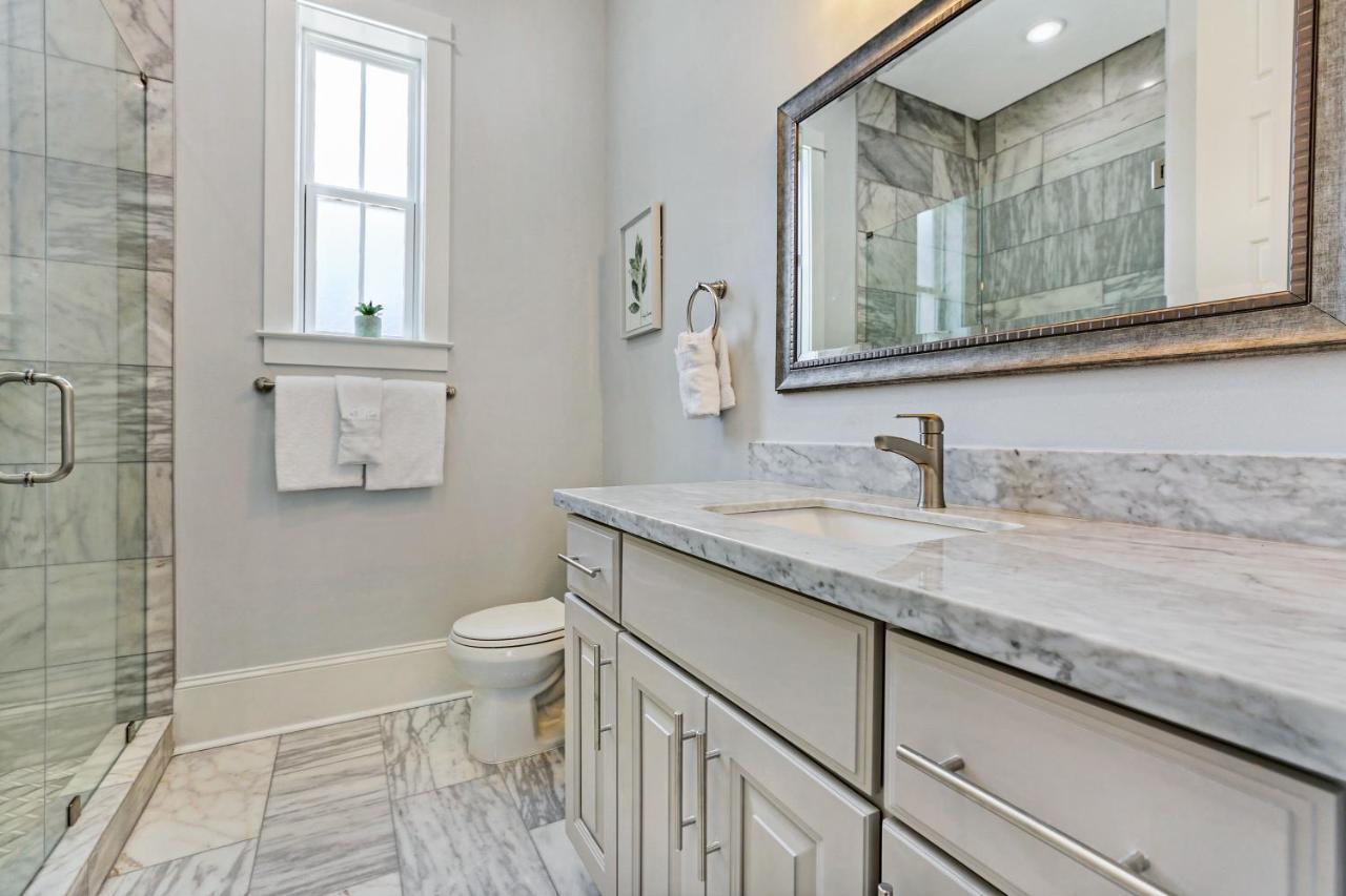 Hosteeva Amazing 4 Bedroom Modern Condo With Balcony Near Frnch Quarter New Orleans Exterior photo